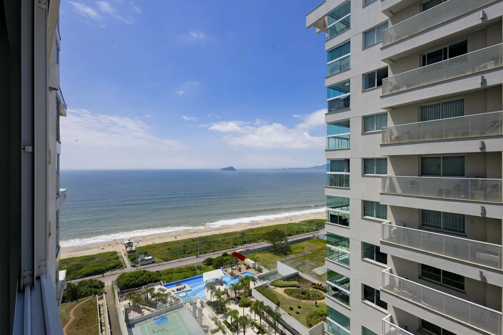 Vista para o mar de Balneário Piçarras a partir do apartamento Al Mare Beach Front